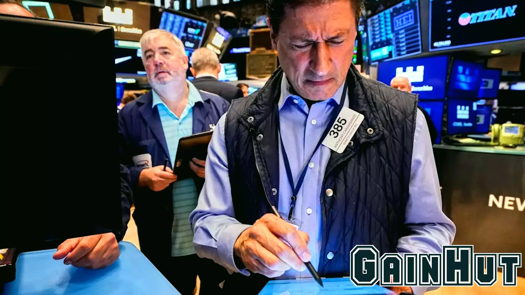 Analyst Predicts Market Gains Amidst Expected Volatility