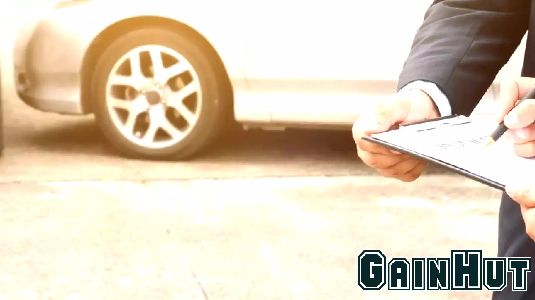 Earnings Outlook in Flux for Fidelity National Financial as Analyst Targets Diverge