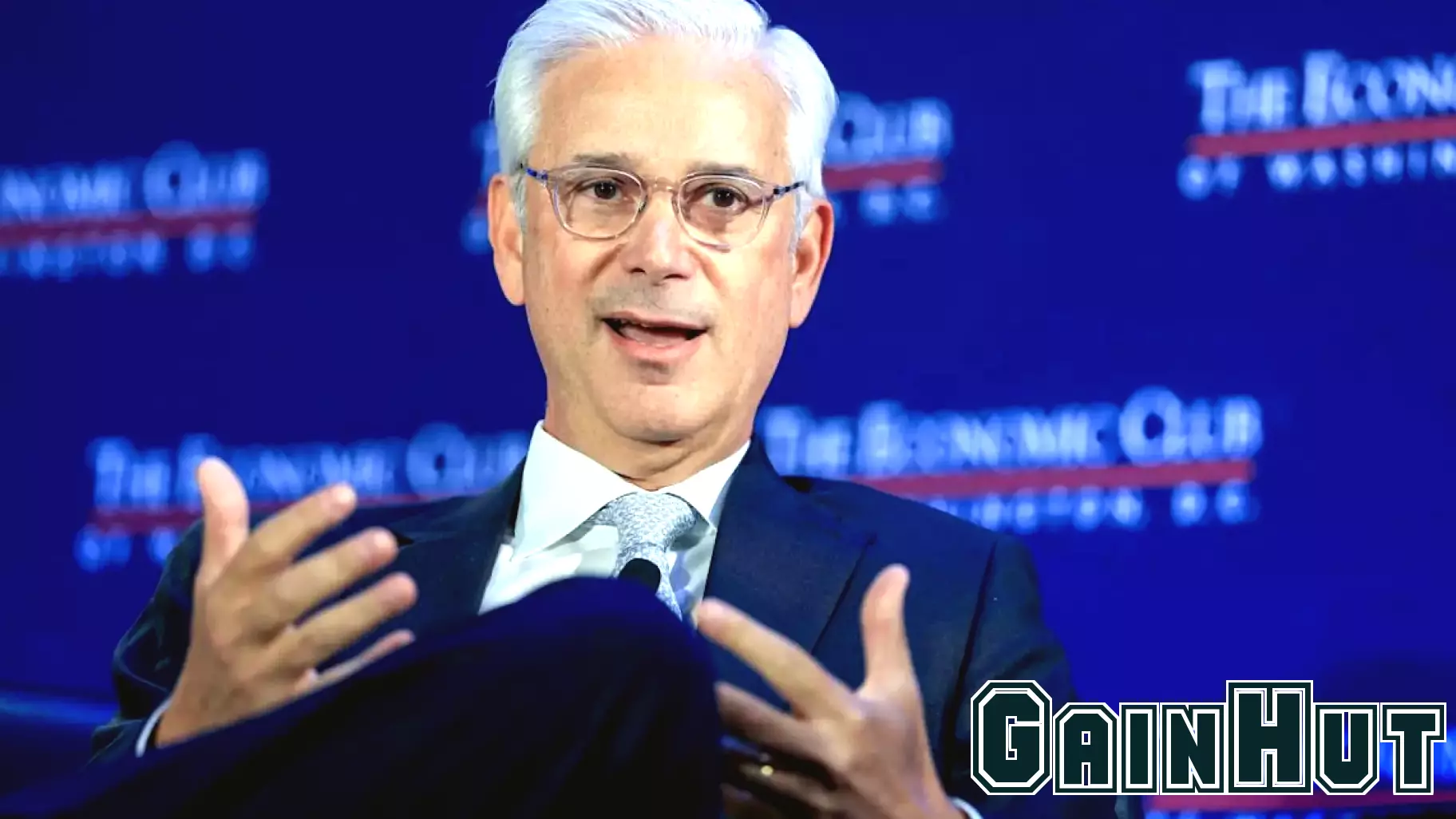 Economic Strength Contrasts with Widespread Consumer Anxiety