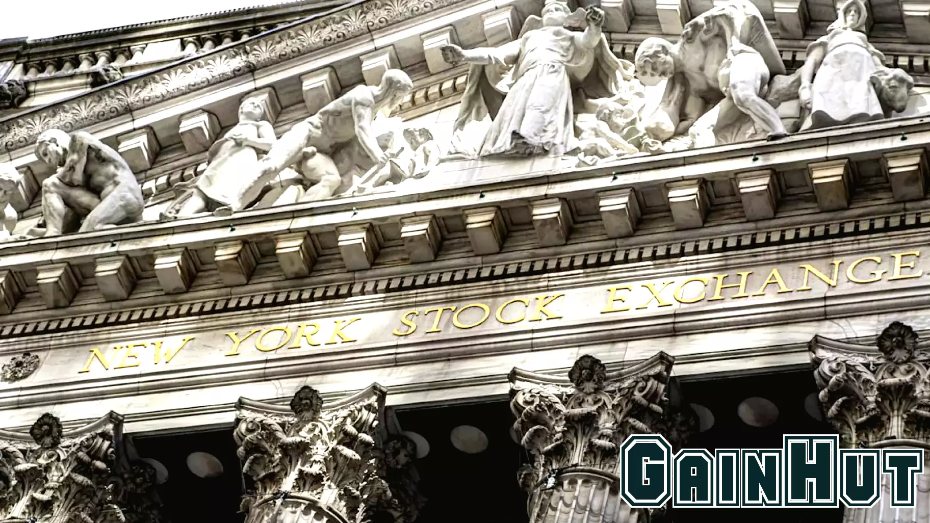 Mixed Signals in US Stock Market as Retail Sales Increase