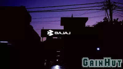 Asian Markets Dip as Dollar Strengthens Ahead of Key Economic Reports