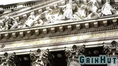 Mixed Signals in US Stock Market as Retail Sales Increase